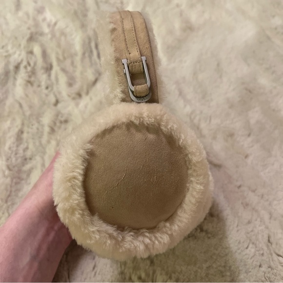 UGG Shearling sheepskin Earmuffs Sand Beige Tan - Picture 1 of 6